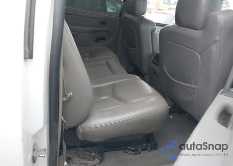 2005 Chevrolet Avalanche 1500 Z71 from USA, damaged, VIN 3GNEK12Z05G136852